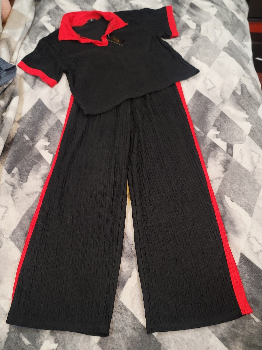 Black & Red Two-Piece Ribbed Set with Polo Collar